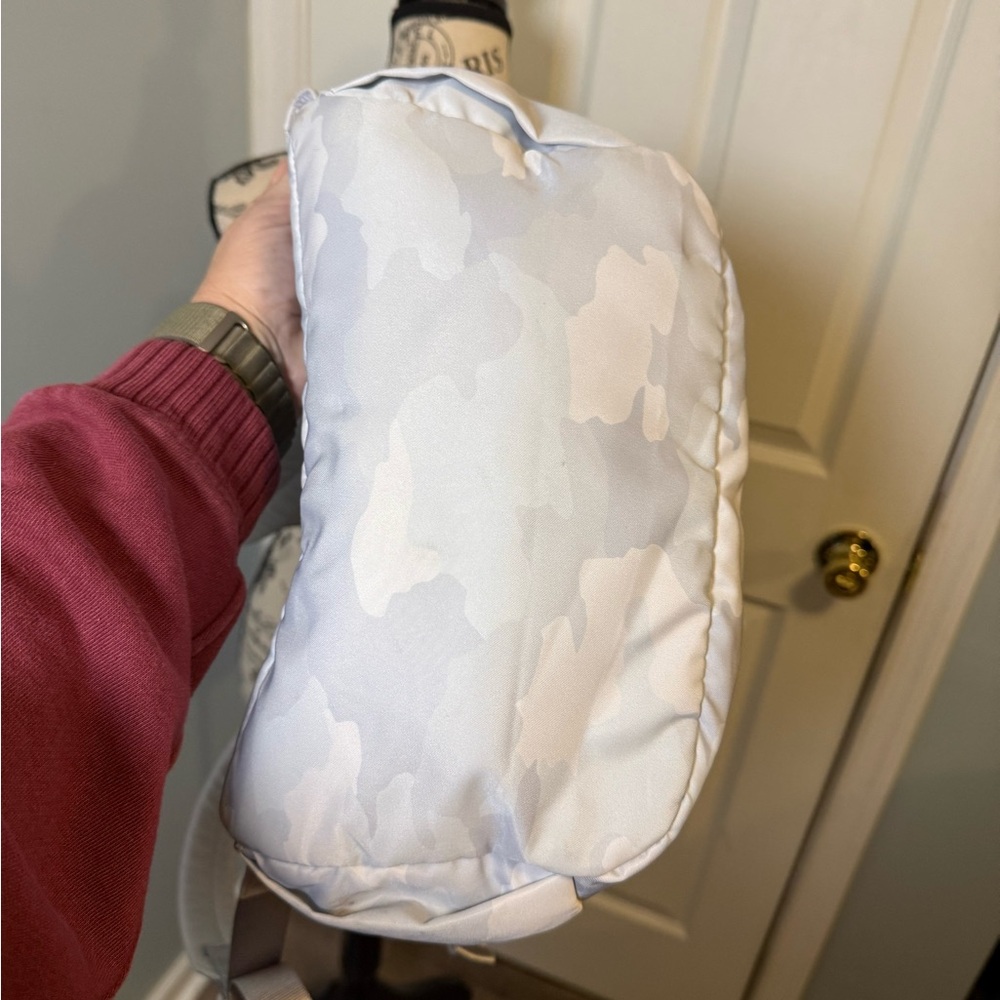 lululemon athletica White/gray Camo Backpack - Picture 8 of 9